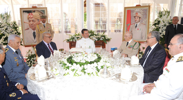 S.A.R. le Prince Moulay Rachid préside  au Cercle Mess des officiers à Rabat  un déjeuner offert par S.M. le Roi
